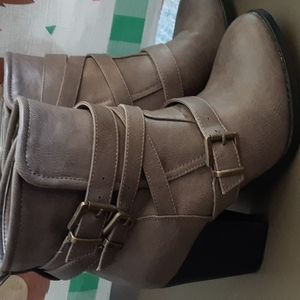 Just Fab light Gray boots